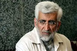 حضور سعید جلیلی در نماز امروز مصلی بر پیکر رهبر شهید