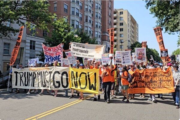 تظاهرات میلیون‌ها نفر در دهها شهر آمریکا علیه ترامپ