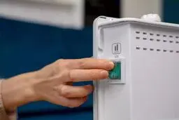 کاهش هزینه برق و جلوگیری از خرابی وسایل برقی با استابلایزر