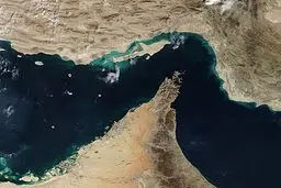 ۳۵ فروند کشتی با هماهنگی سپاه از تنگه هرمز عبور کردند
