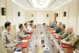 ورود فرمانده سنتکام آمریکا به خلیج فارس