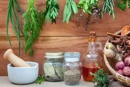 15 جوشانده عالی برای درمان خانگی عفونت رحم