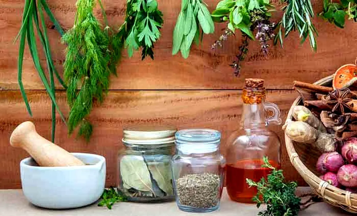 15 جوشانده عالی برای درمان خانگی عفونت رحم