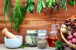 15 جوشانده عالی برای درمان خانگی عفونت رحم