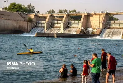 شنا در رودخانه