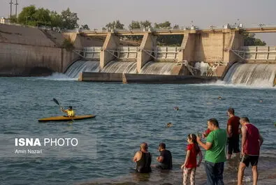 شنا در رودخانه