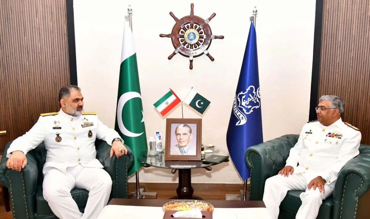 تاکید فرماندهان نیروی دریایی ایران و پاکستان بر گشایش روزنه‌های همکاری