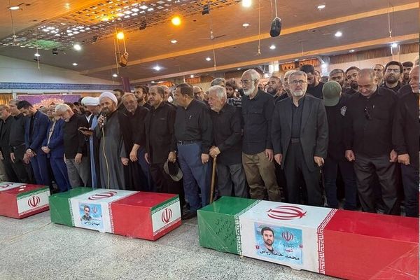 پیکر شهید ربانی، همسر و فرزند شهیدش به خاک سپرده شد