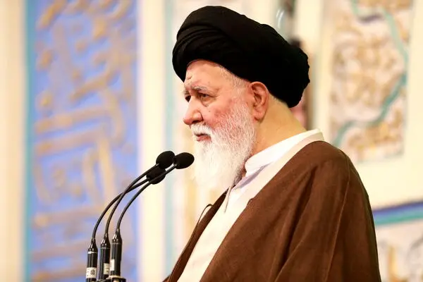 علم‌الهدی: تنها راه مقابله با آمریکا جهاد و مقاومت است