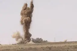 انفجار بمب کنار جاده‌ای در مسیر کاروان ائتلاف آمریکایی در جنوب عراق

