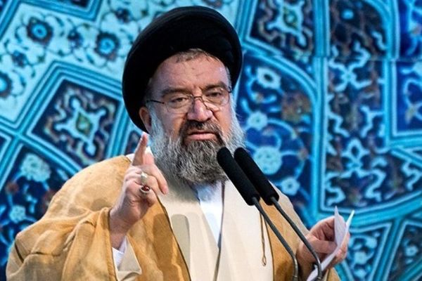 امام جمعه موقت تهران: عشق به مهین، جلوه‌ای از عشق به خداست