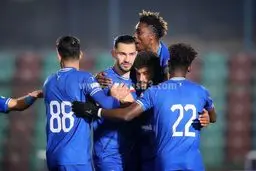 استقبال چهل هزار نفری از بازی حساس استقلال