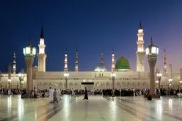  باران سحرگاهی در مدینه منوره در روز رحلت پیامبر اکرم(ص)