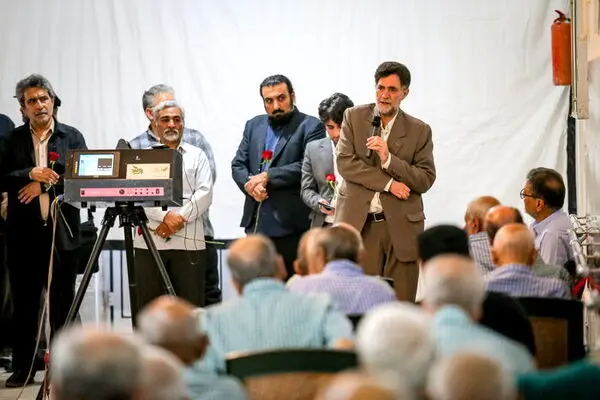 سینماگران با چند فیلم پویانمایی به دیدار سالمندان قم رفتند