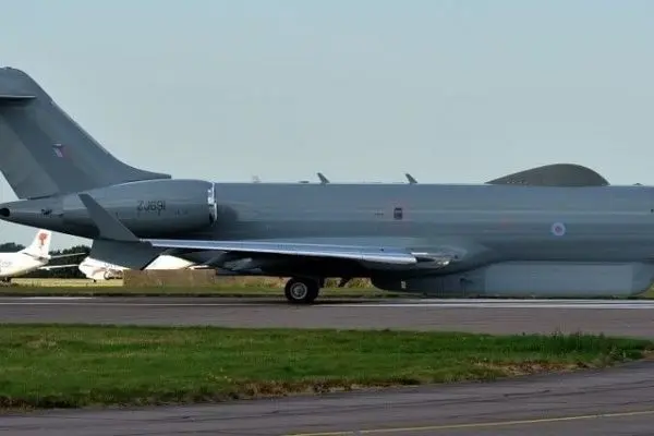 فرود سومین هواپیمای مشکوک بمباردیه E11-A آمریکا در عربستان