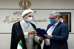 هدیه جالب و عجیب رئیس سازمان بازرسی به وزیر بهداشت