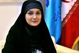 انتقاد مژده خنجری مجری تلویزیون از پاریس به زبان فرانسوی