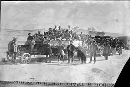 عکس تاریخی از اولین کامیون روسی که از مرز وارد ایران شد