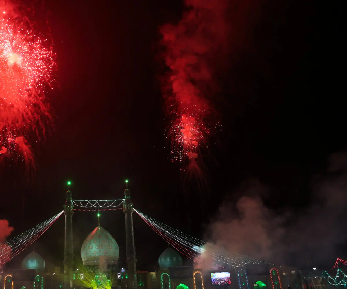 جشن نیمه شعبان زیر باران رحمت در جمکران