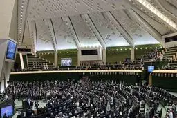 اشک‌های وزرای دولت سیزدهم در فراق شهید رئیسی در مجلس