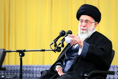 رهبر انقلاب سران نظام