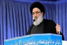 امام جمعه کرج: برخی می‌خواهند با تحریف تاریخ از دیکتاتوری پهلوی قهرمان بسازند