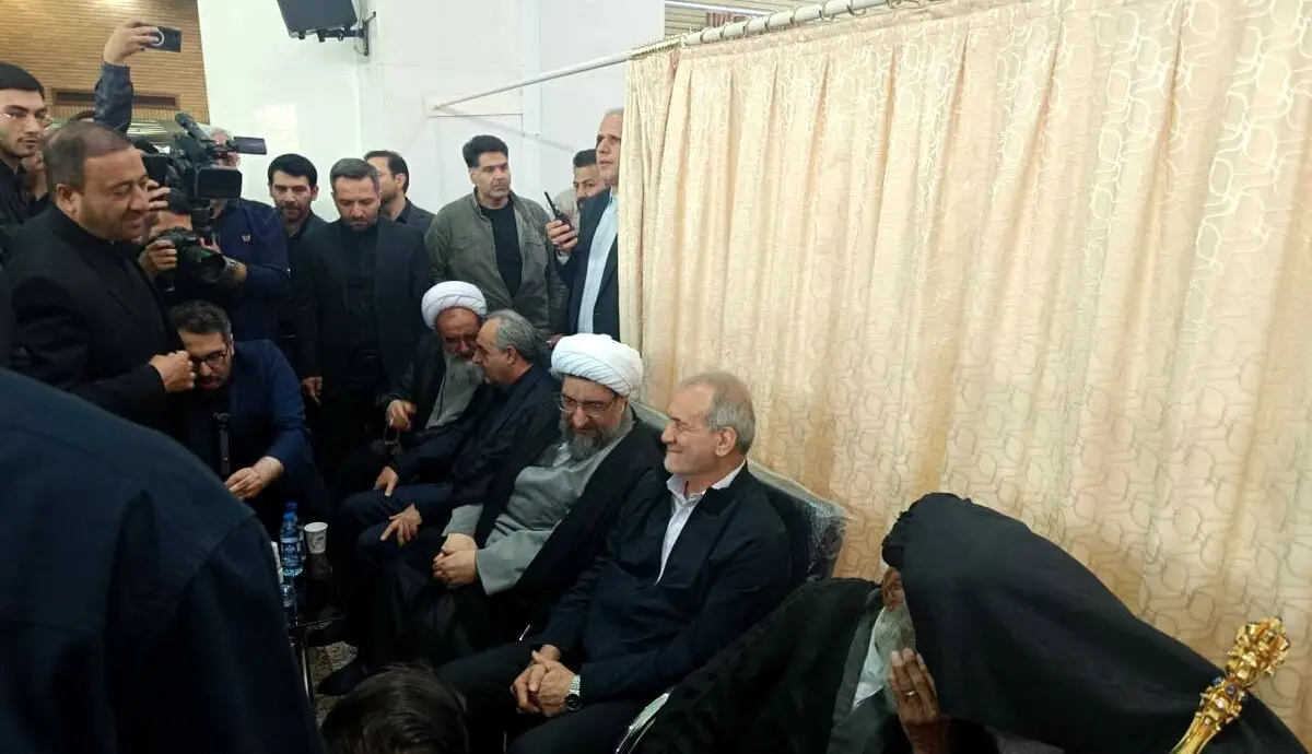 حضور پزشکیان در مراسم گرامیداشت سالگرد شهدای خدمت در تبریز