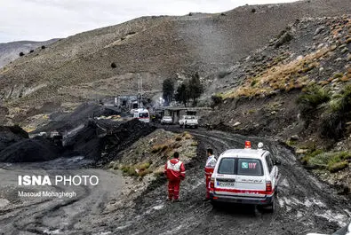 تصاویر عملیات نجات معدنچیان دامغانی از زیر آوار
