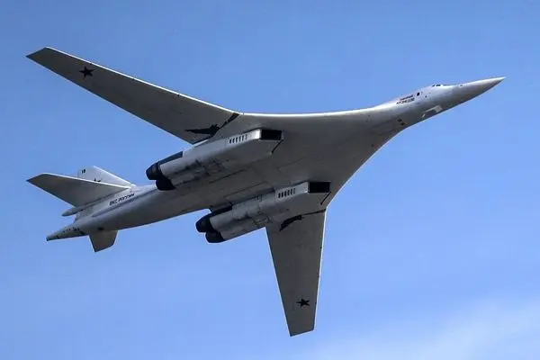 پرواز ۱۱ ساعته بمب افکن روسی با ۴۰ تن بمب + فیلم