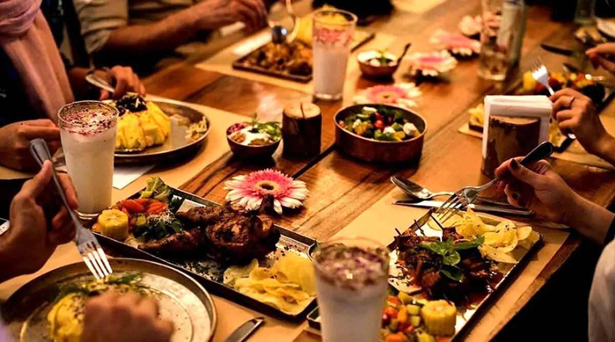 راهنمای شکم‌گردی در نیاوران