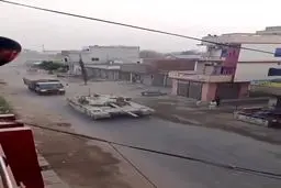 حرکت تانک‌های پاکستانی در مسیر مرز هند