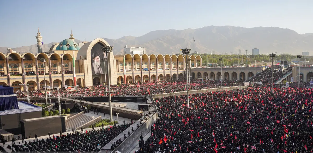 شرکت ۱۵ میلیون نفر در مراسم تشییع رهبر شهید