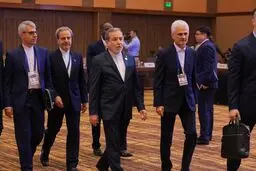 عراقچی به سفارت عمان رفت + علت