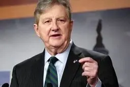 سناتور آمریکایی: باید برای ایران استراتژیک عمل کنیم