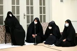 تصاویر دیدار خانواده شهید سلیمانی با رهبر انقلاب