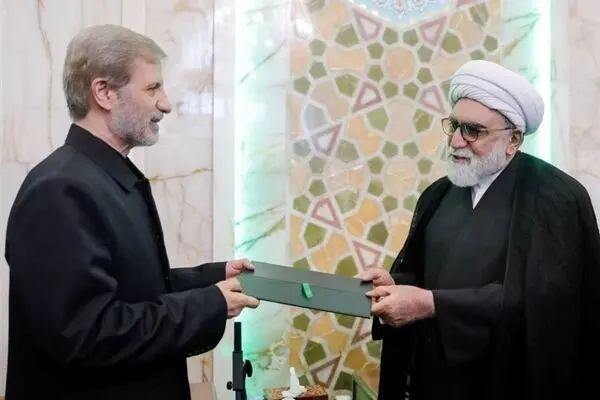 فرمانده کل ارتش خادم حرم امام رضا (ع) + عکس
