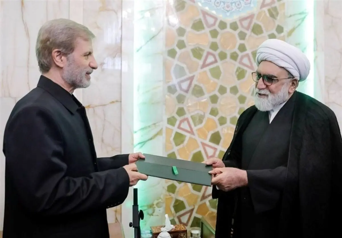 فرمانده کل ارتش خادم حرم امام رضا (ع) + عکس