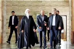 لحظه وداع سران قوا با رهبر شهید 