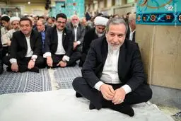 عراقچی و دیپلمات ها در حرم امام (ره)