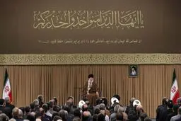 تجلیل رهبر انقلاب از سخنان صریح و راهگشای رئیس جمهور در روز ۲۲ بهمن: این سخنان مکمل حرکت بزرگ مردم بود