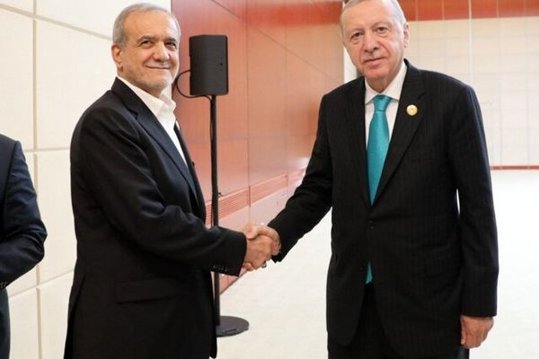 ژست خندان پزشکیان مقابل اردوغان 