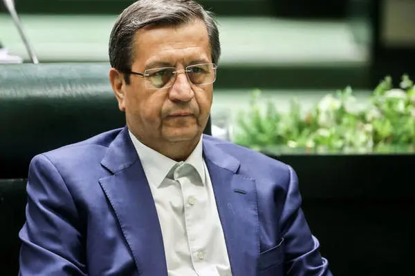 همتی: ۲ میلیارد دلار ارز صنایع تامین می‌شود

