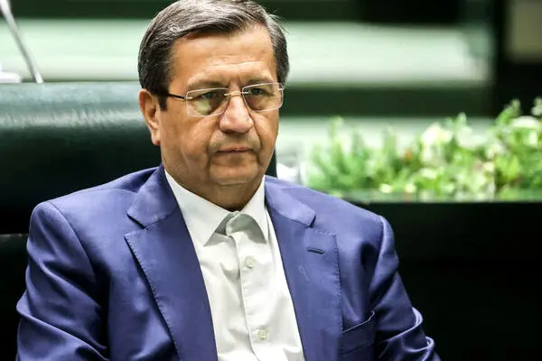 همتی: ۲ میلیارد دلار ارز صنایع تامین می‌شود

