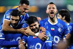 استقلال یک -  صنعت نفت صفر: حفظ صدر با یک سوپر گل