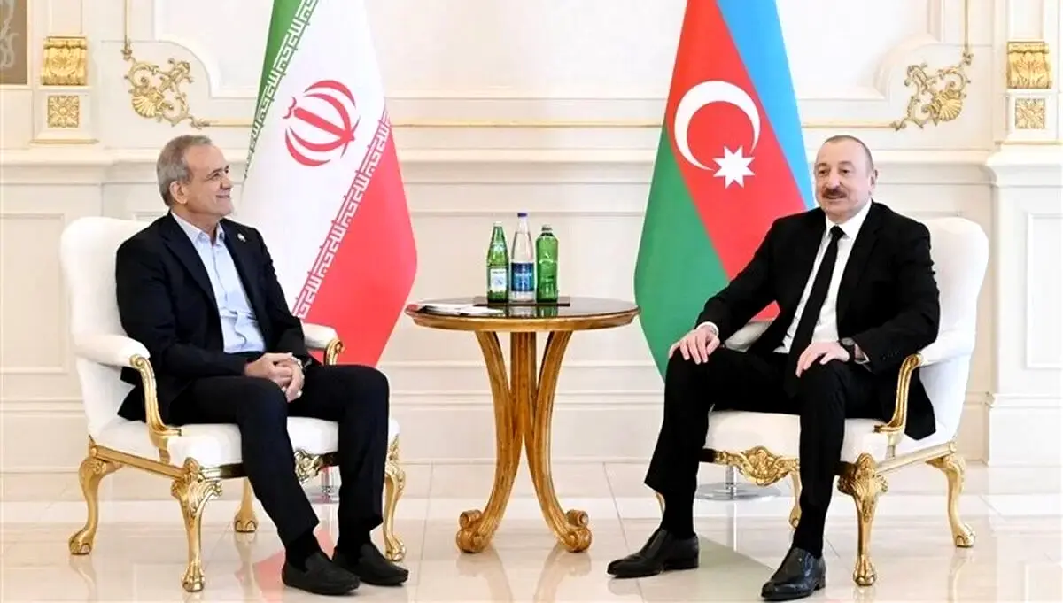 لحظه شوخی پزشکیان با علی اف بر سر نوشیدن آب 
