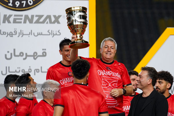 تصاویر جشن قهرمانی تراکتور در سوپرجام ایران