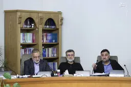 تصاویر نگاه عجیب و افسردگی کابینه سیزدهم
