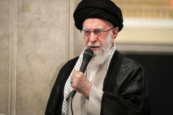 رونمایی از عکس رهبر انقلاب به‌عنوان قهرمان جنگ ۱۲ روزه 