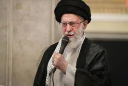 رونمایی از عکس رهبر انقلاب به‌عنوان قهرمان جنگ ۱۲ روزه 