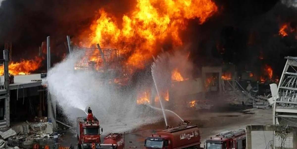 تصاویر آتش سوزی شدید در بندر بیروت